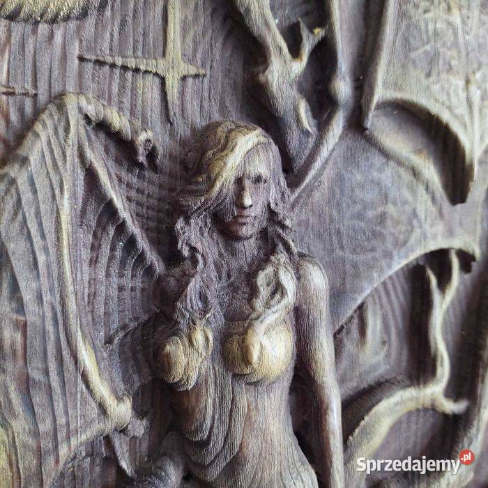 Płaskorzeźba drewno kobieta w ramie Malechowo