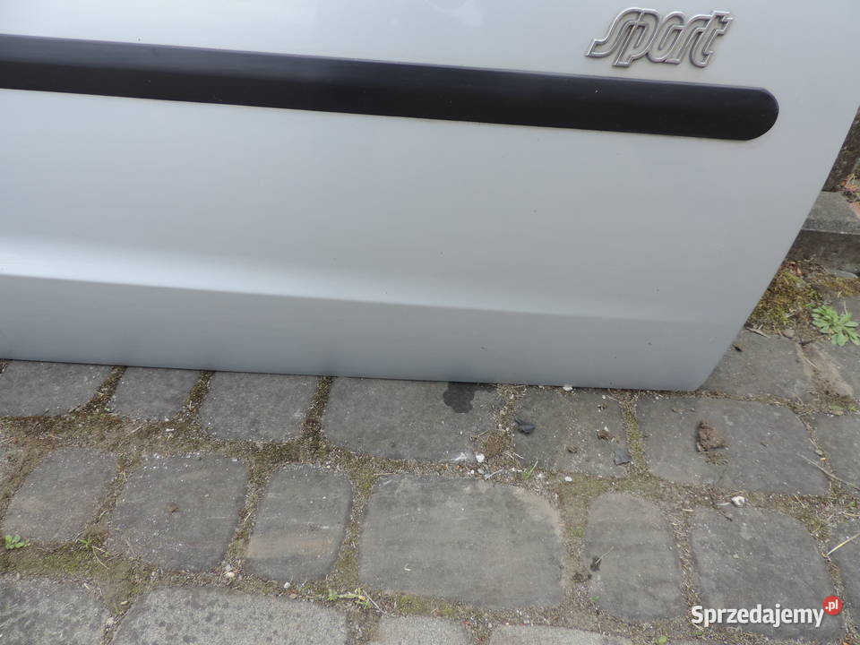 DRZWI PRAWY PRZÓD OPEL CORSA C 3D Z157 Rok produkcji 2003 Drzwi Nowy Sącz sprzedam