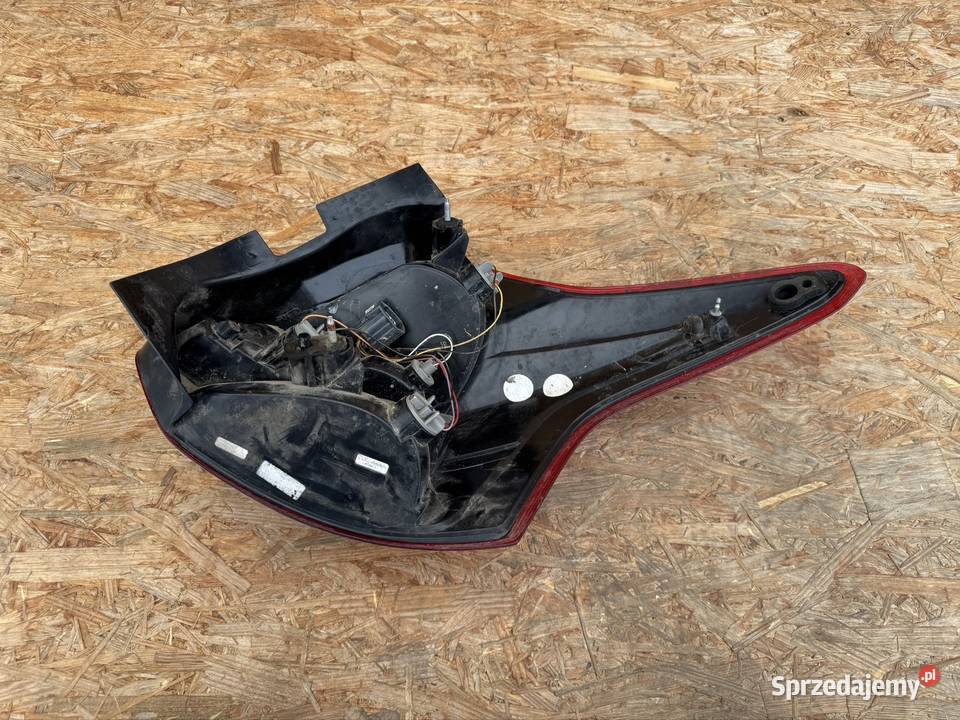 Lampa tył tylna lewa lh ford focus mk3 HB