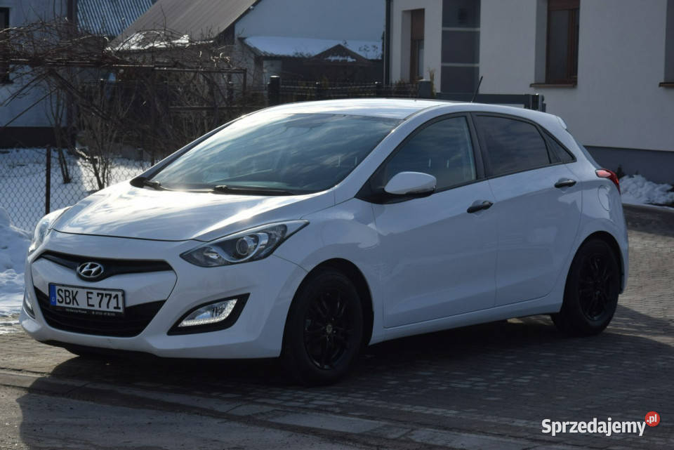 Hyundai i30 14B 2015r Navi Kamera 121 Rok produkcji 2015 Majdan Sieniawski