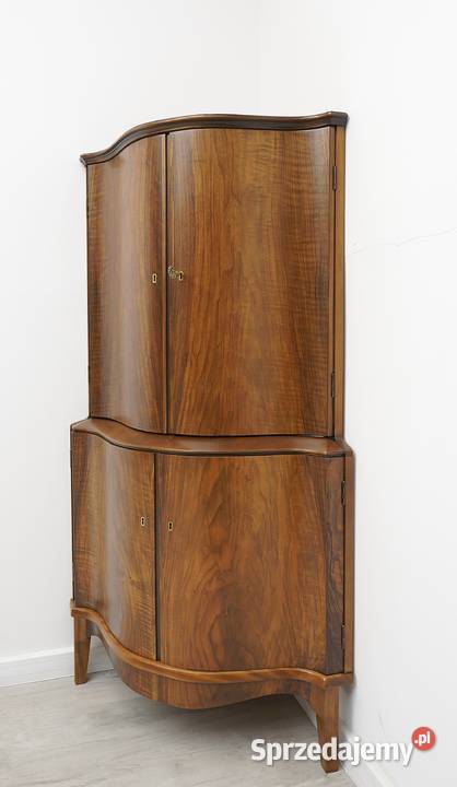 Antyczna narożna komoda z drewna orzechowego Jerka sprzedam
