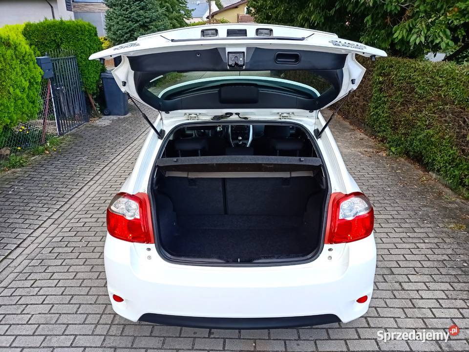 Toyota Auris 14 Diesel 2011r ładna Biała Nyska