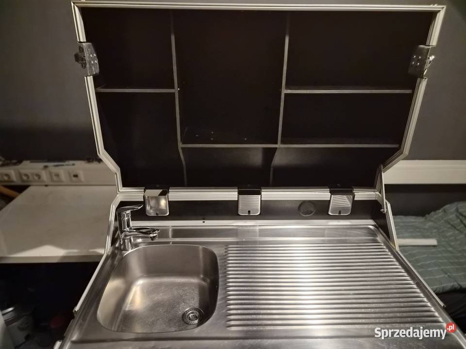 Kuchnia mobilna KitCase na kółkach lodówka i podkarpackie Ropczyce