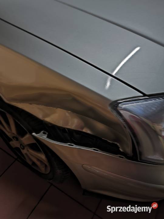 Toyota Avensis 2004 benzyna do naprawy Rok produkcji 2004 Żyrardów
