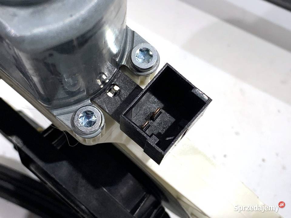 PODNOŚNIK SZYBY PRAWY TYŁ AUDI A8 D5 4N0839462A