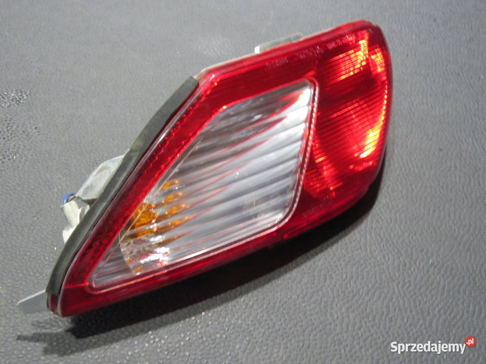 PIAGGIO MP3 125 2011 hybrid lampa tył tylna lewa