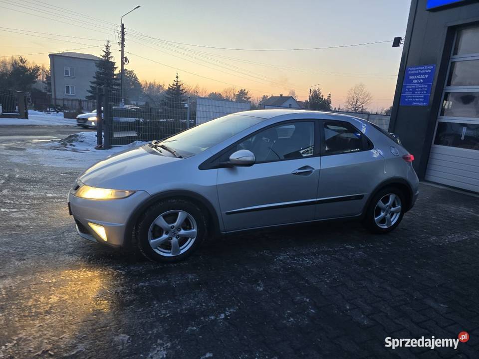 Honda Civic 2006 18 benzyna 140 koni radio mazowieckie Pionki