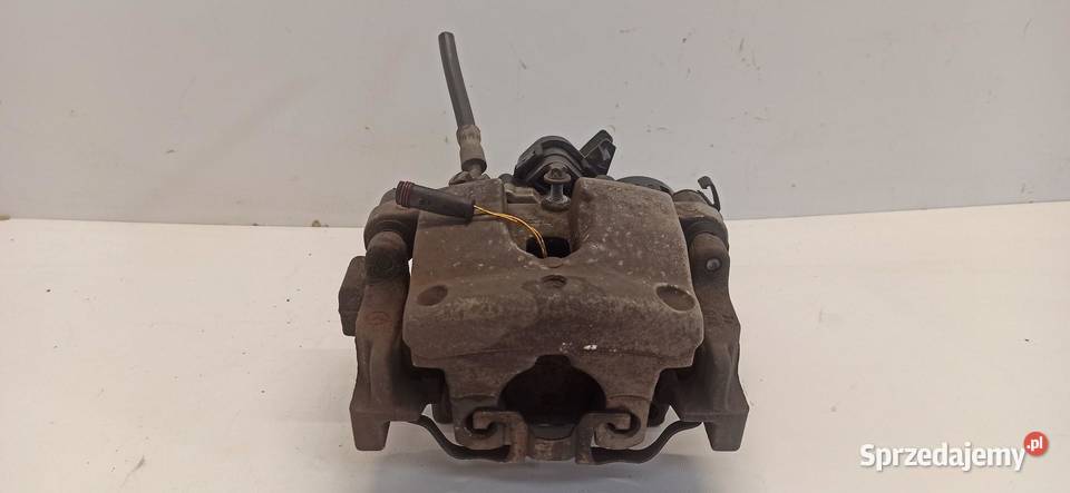 MERCEDES W205 ZACISK PRAWY TYŁ A2054232098 sprzedam