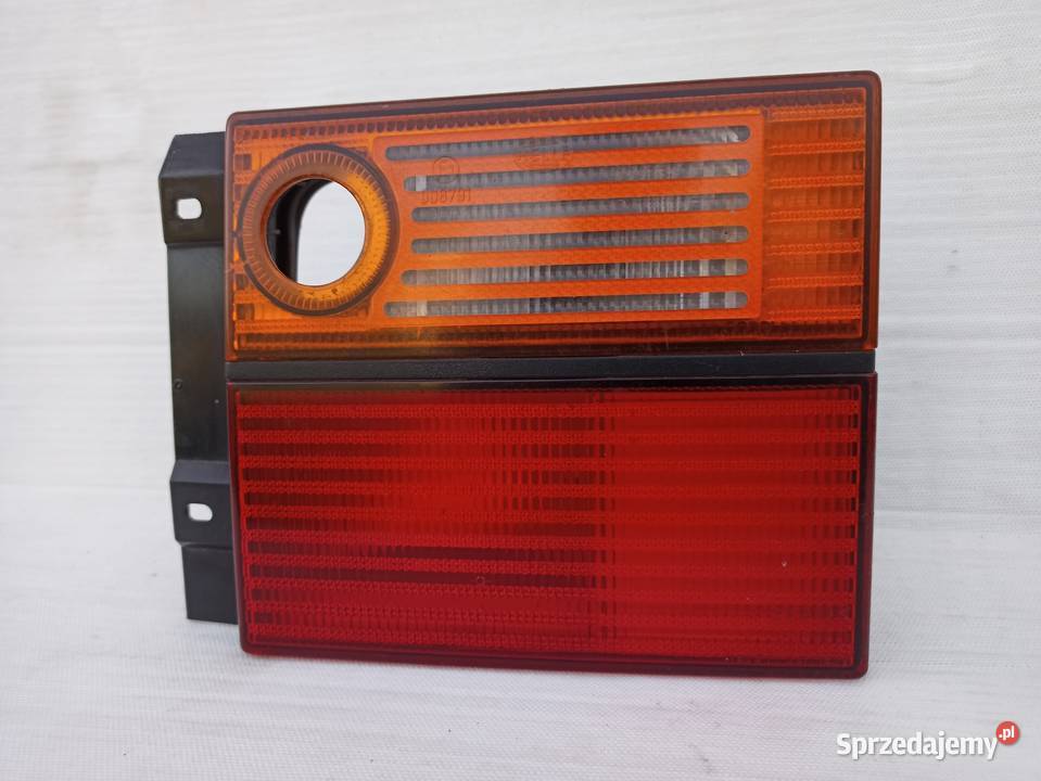 VW Vento lampa tył tylna prawa w klapę bagażnika Sieradz