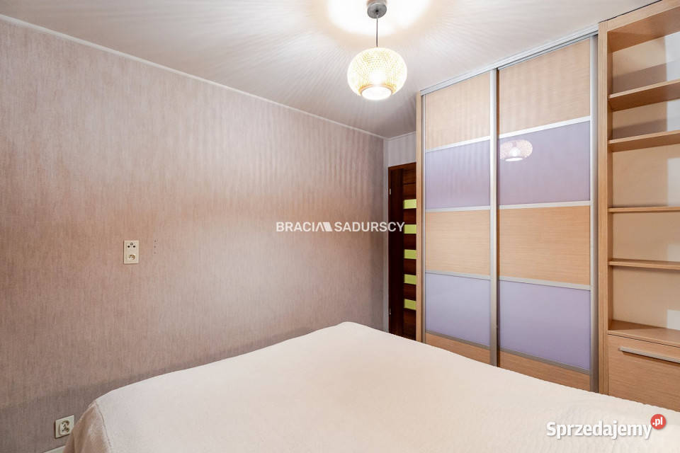 sprzedaży mieszkania 455m2 3 pokoje Kraków blok