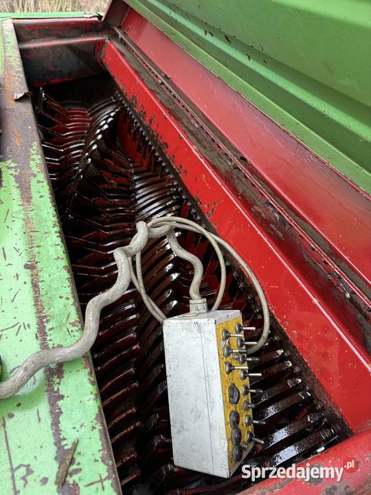 Przyczepa samozbierająca Strautmann Mega Vitesse