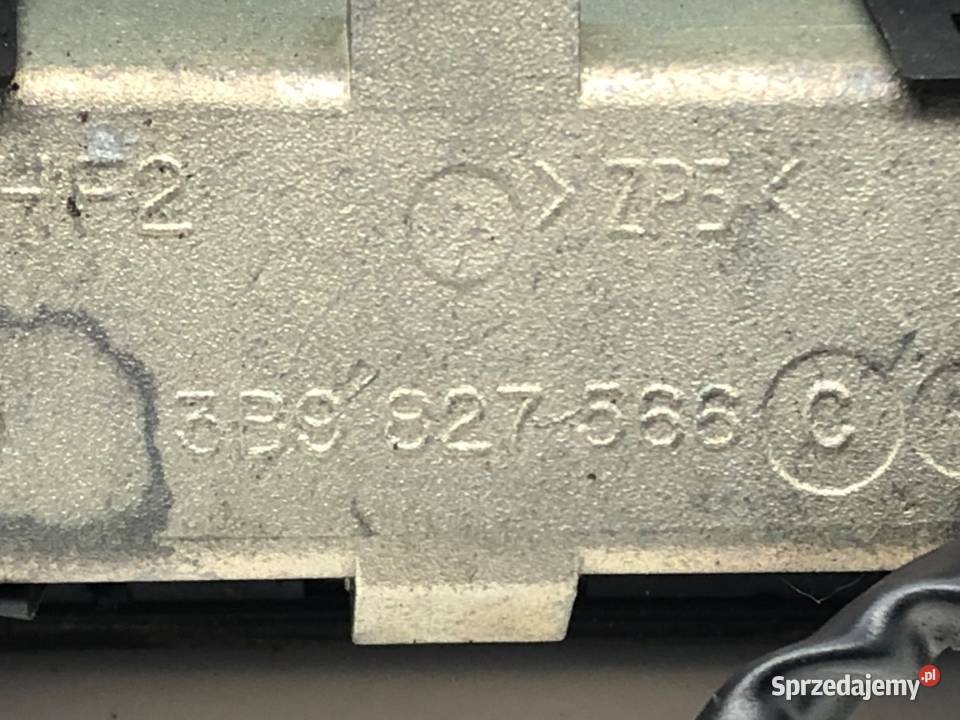 KLAMKA KLAPY TYŁ VW PASSAT B5 FL 3B9827566C osobowe podkarpackie