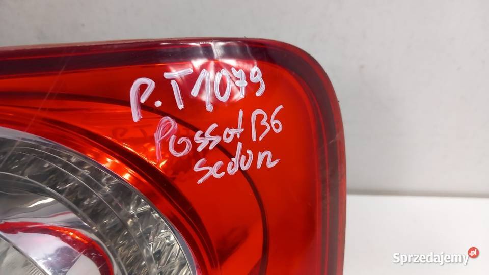 VW PASSAT B6 SEDAN LAMPA TYŁ PRAWA osobowe Zbierkowo sprzedam