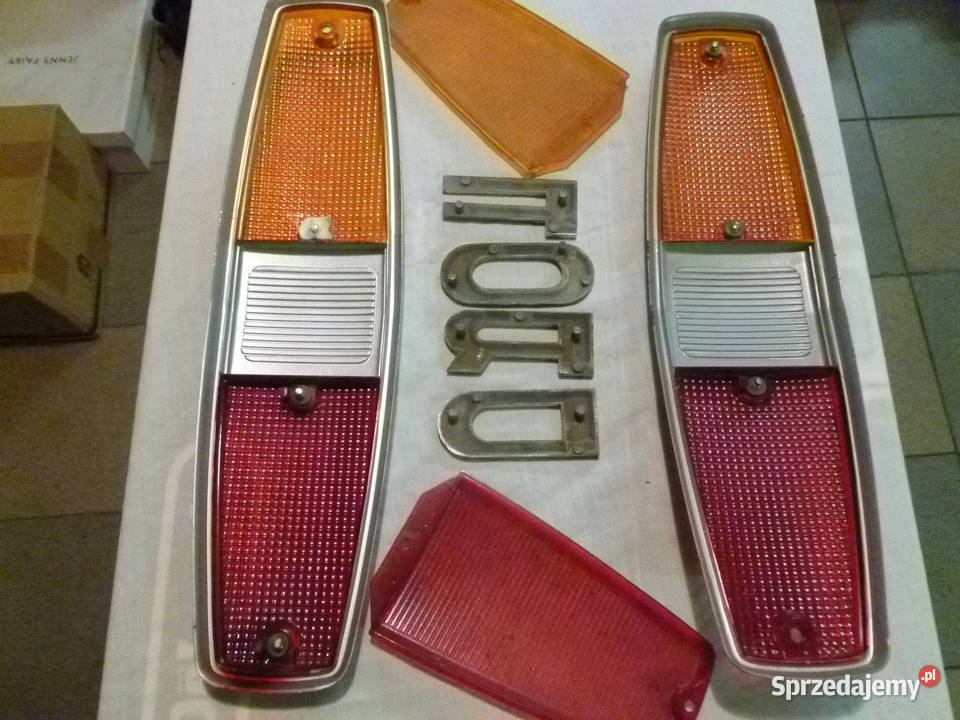 Klosz lampy tylnej z chromowaną ramką Ford Mława sprzedam