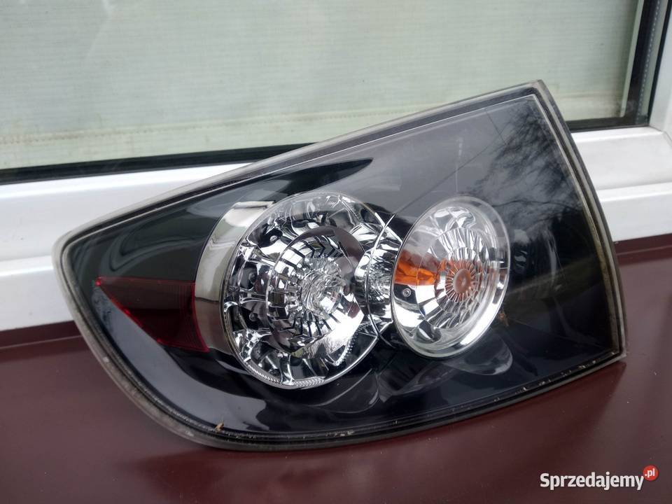 Mazda 3 BK sedan lampa tył tylna lewa narożna w Sieradz