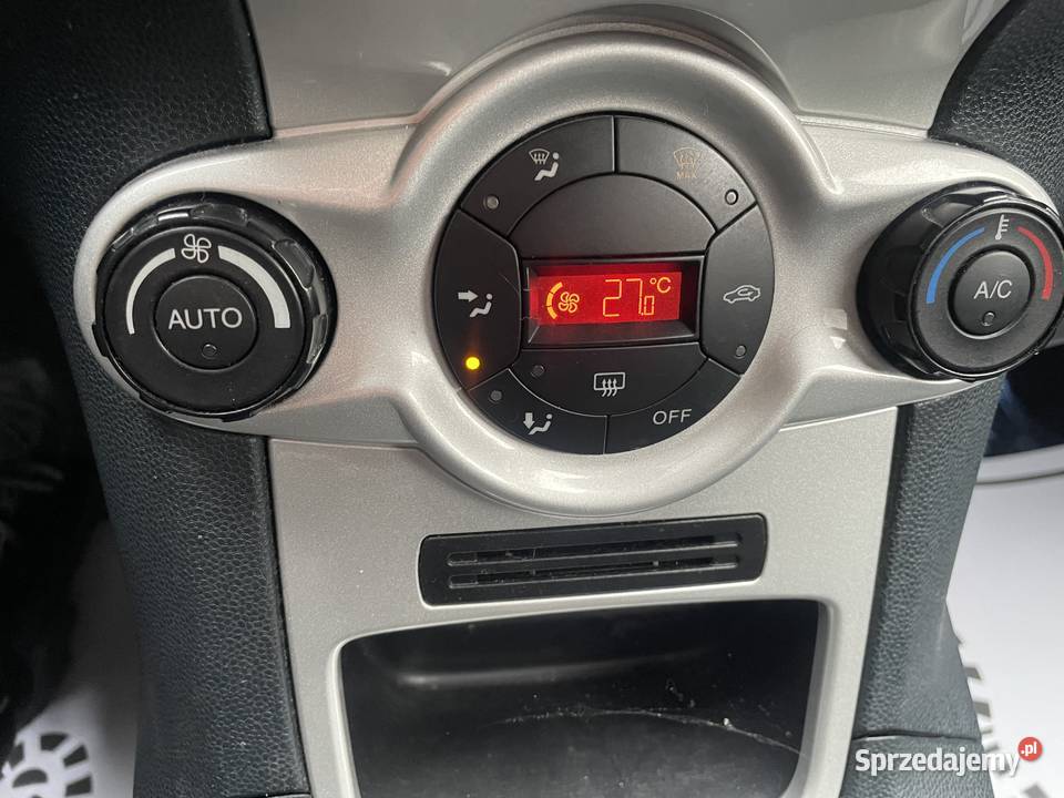 Ekonomiczny Ford Fiesta lakier metallic Rzeszów