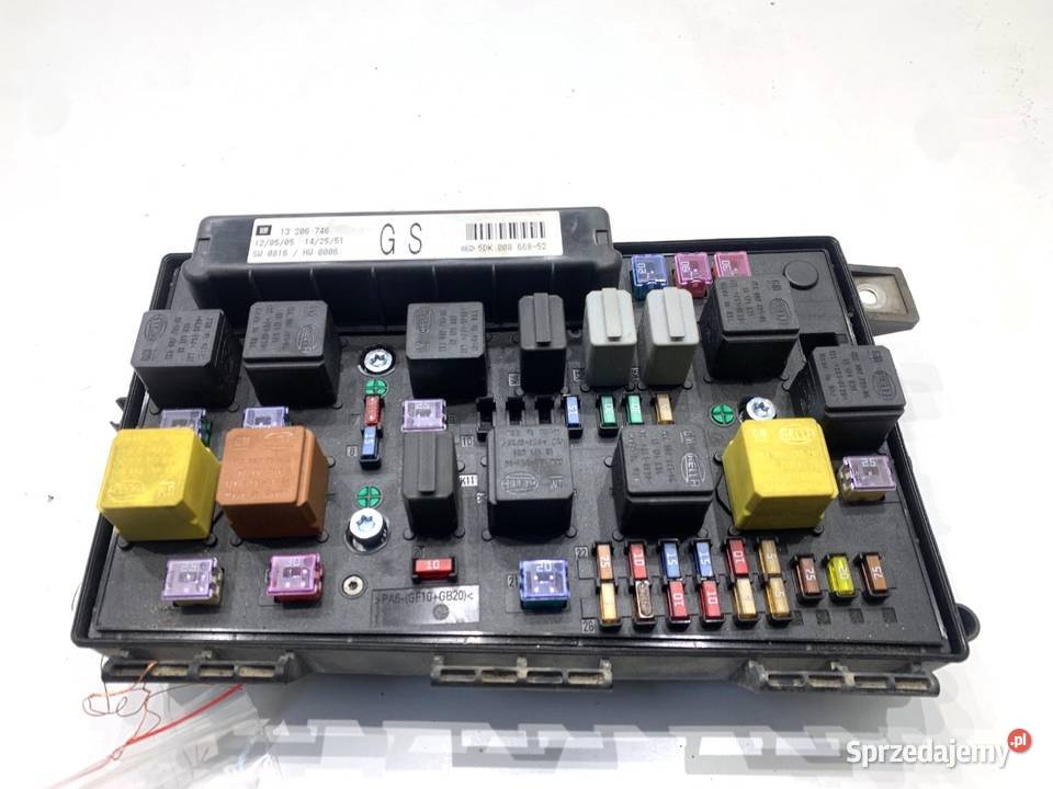 SKRZYNKA BEZPIECZNIKÓW OPEL ASTRA H 13206746