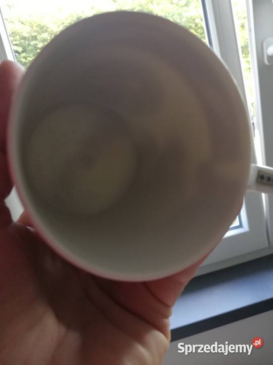 Filiżanki cukiernica ozdobna sygnowana porcelana Porcelana i szkło Ropa