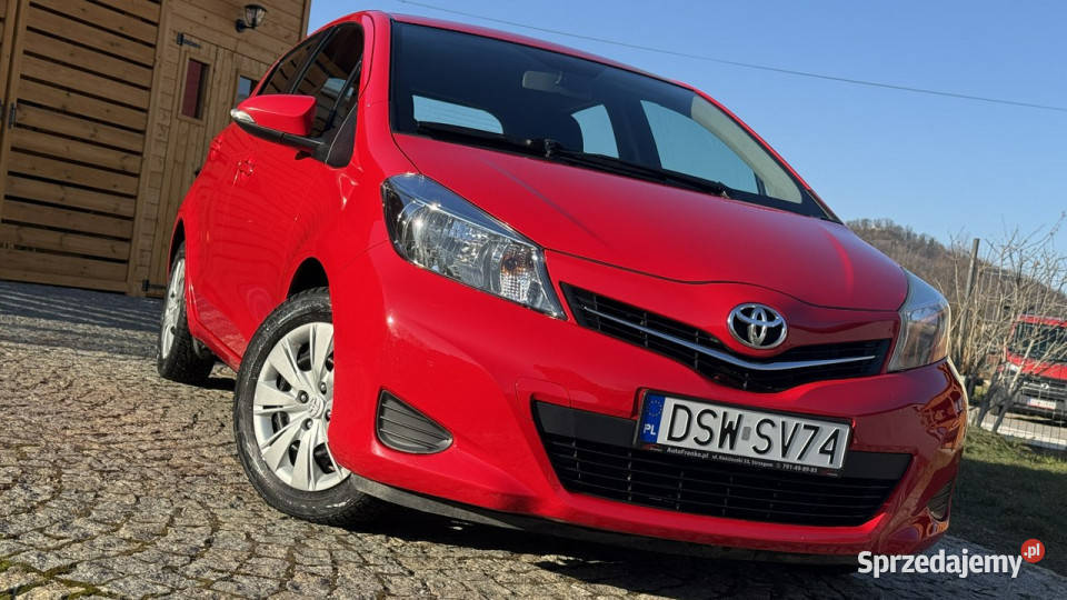 Toyota Yaris 13 Benzyna 100 SALON POLSKA 1 Strzegom sprzedam