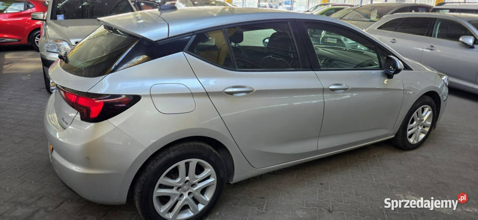 Opel Astra OPIS W podanej roczna gwarancja K Hatchback śląskie