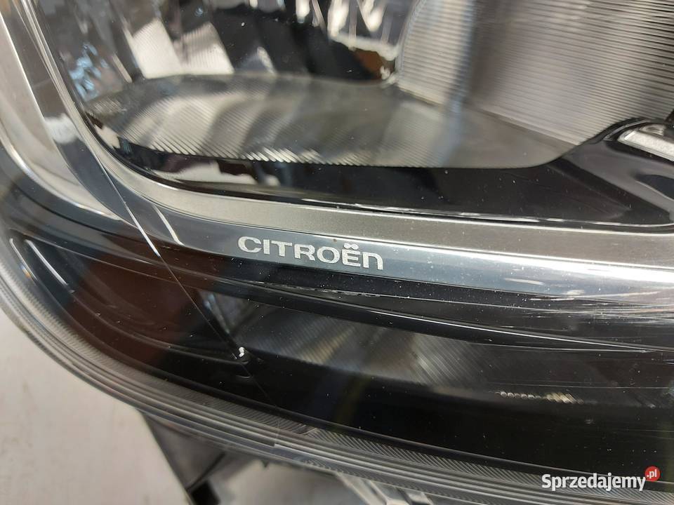 Citroen Berlingo Partner IV Lampa przód prawa