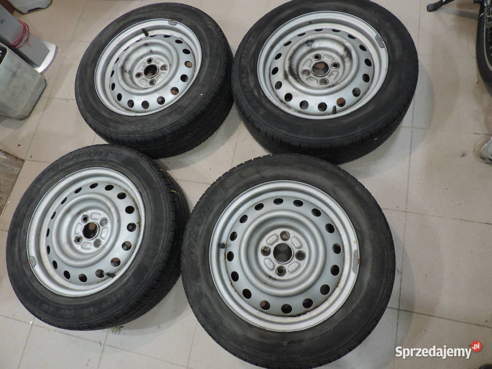Opony z felgami Toyoty Corolla Średnica 15" mazowieckie Piastów