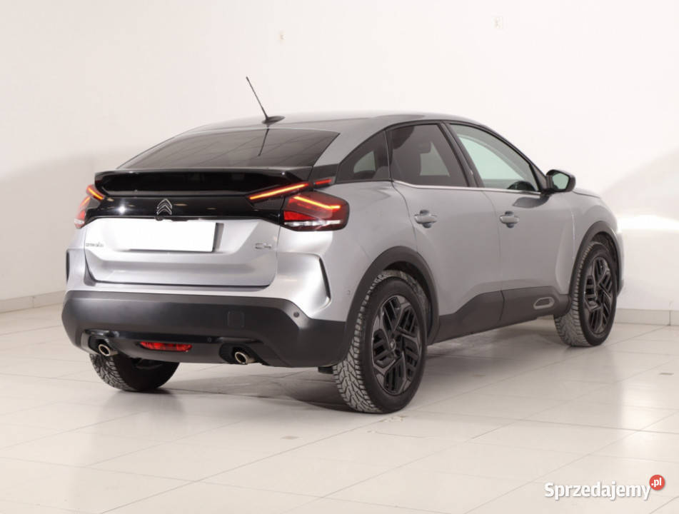 Citroen C4 12 PureTech asystent pasa ruchu