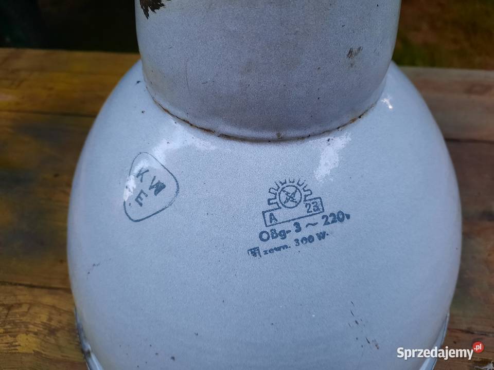 Zabytkowa lampa przemysłowa OBg4 PRL Vintage Sieradz