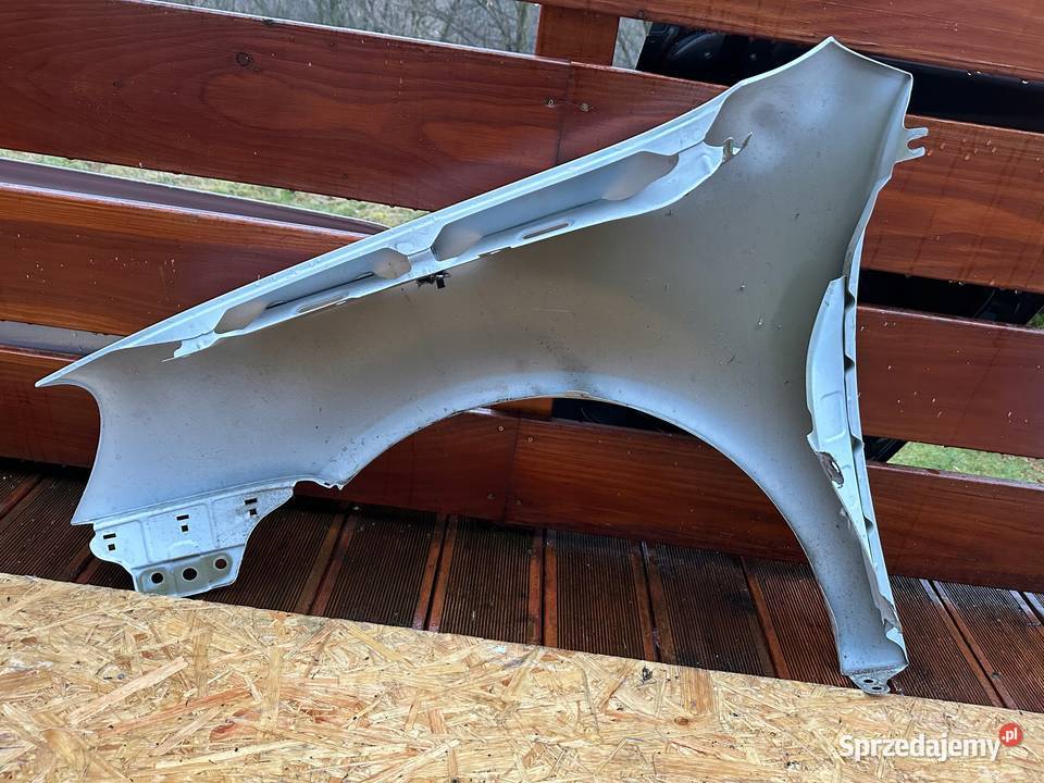 Volkswagen 1K6880682A biały golf V błotnik prawy Mirsk sprzedam