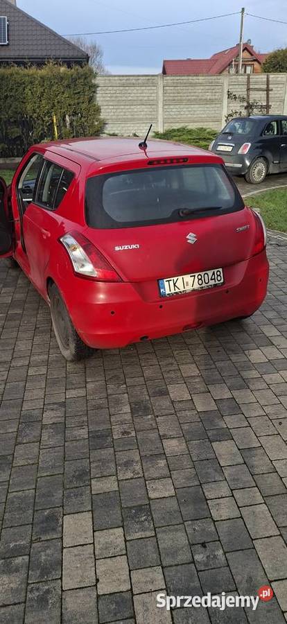 Suzuki Swifr 2012 12BG lekko uszkodzony