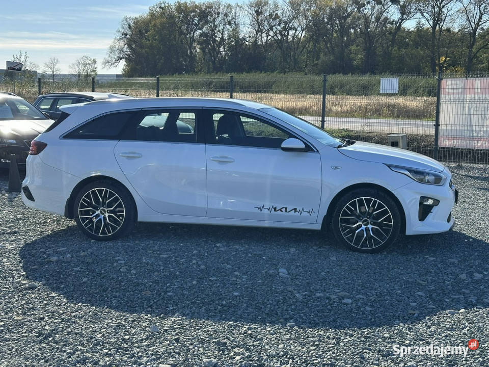 Kia Ceed 16 CRDi mHEV M 136 2021 Salon kamera dolnośląskie