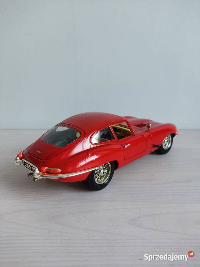 Model samochodu 118 Jaguar E 1961 Bburago