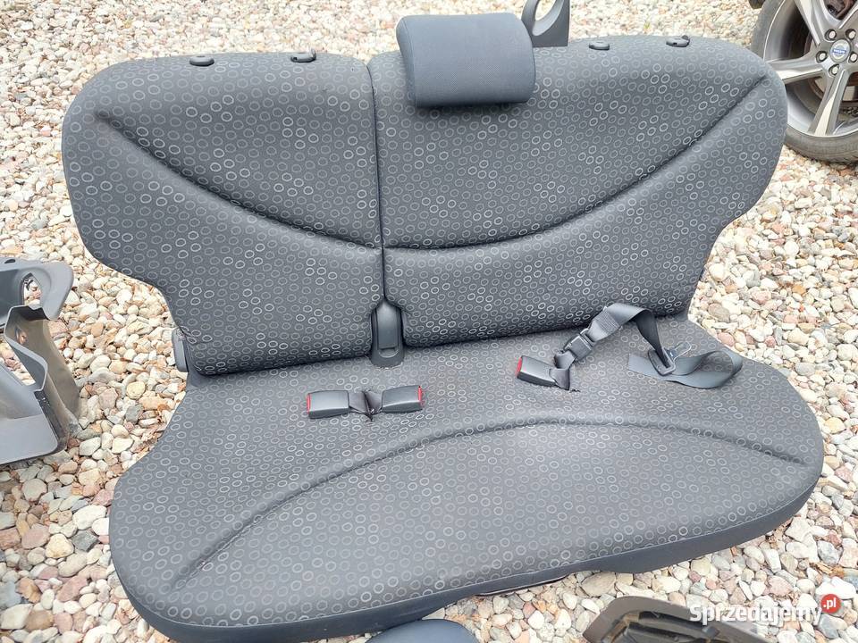 Toyota Yaris I wnętrze środek kanapa boczki osobowe pomorskie Kwidzyn