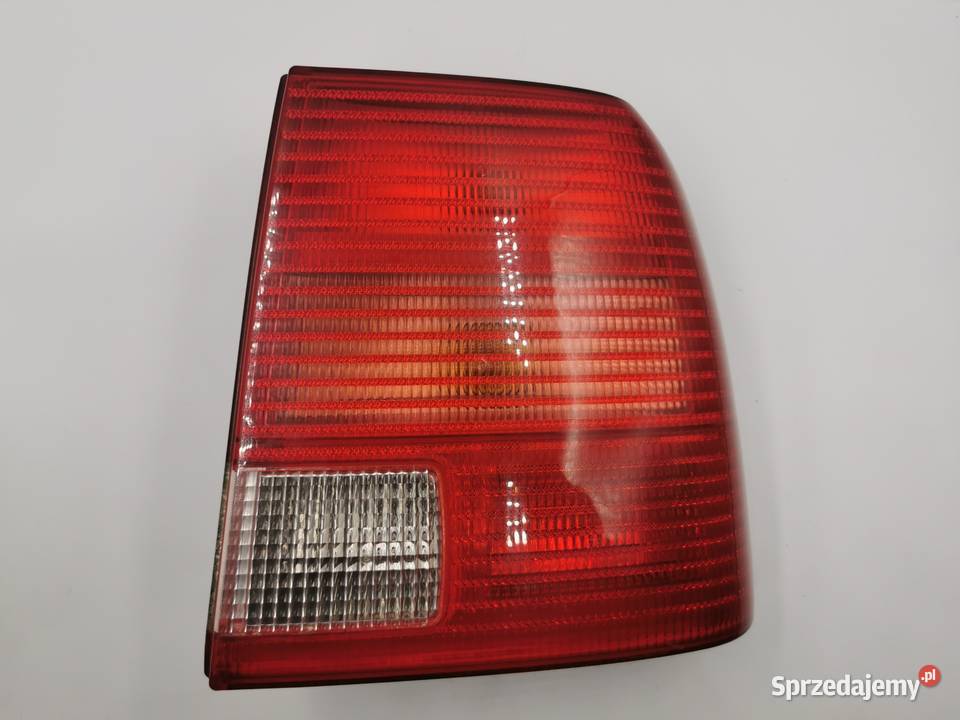 Lampa Prawy Tył Tylna Prawa VW Passat B5 Sedan lampy tylne