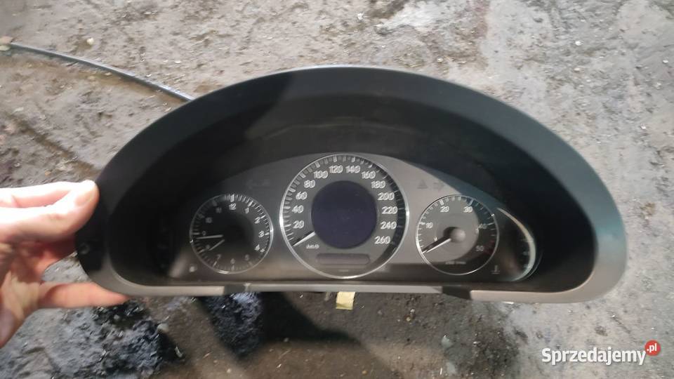 Licznik zegary a2115402311 Mercedes w211 27 CDI osobowe Książ Wielkopolski