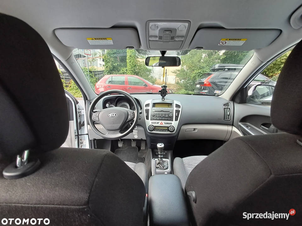 Kia Ceed 14 benzyna bogata wersja niski przebieg nieuszkodzony Kraków