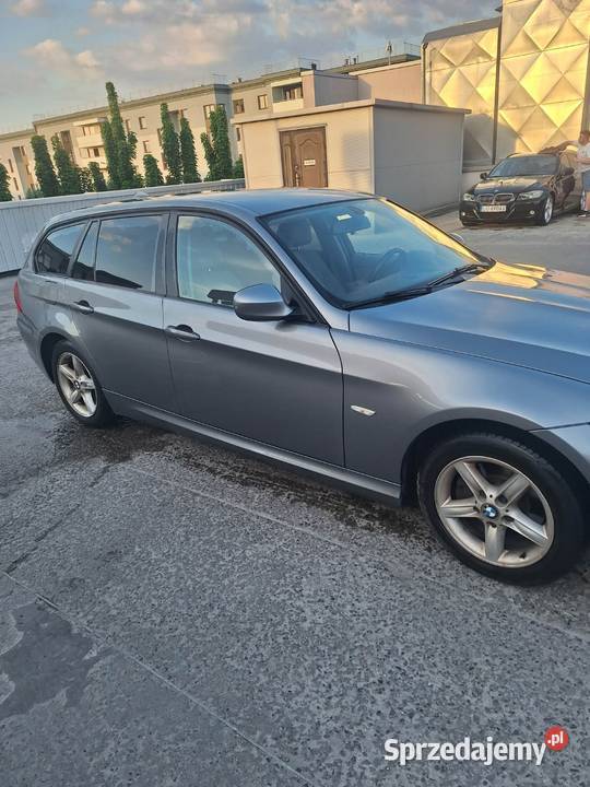 Sprzedam BMW 320 i Rok produkcji 2010 Lublin