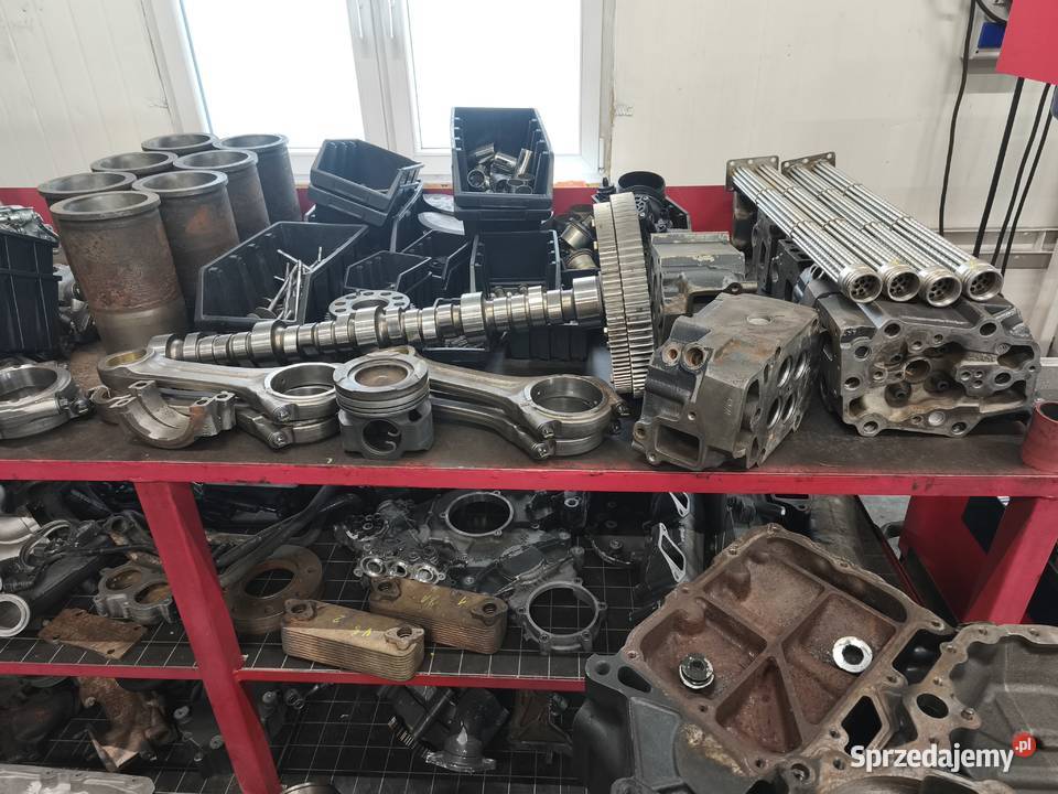 Części silnika D9508 D9512 Liebherr LTM Dźwig Części samochodowe sprzedam