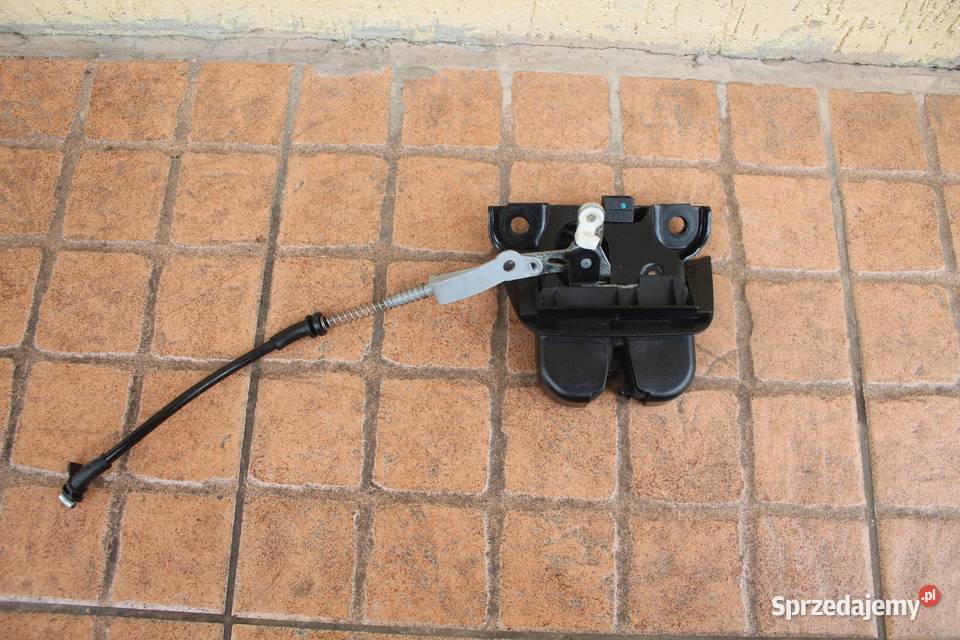 ZAMEK KLAPY TYŁ BAGAŻNIKA AUDI A4 B6 AVANT KOMBI sprzedam