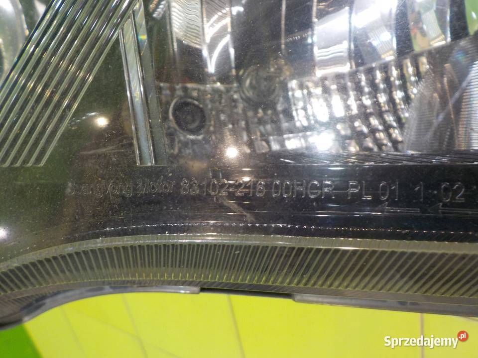 SSANGYONG RODIUS II TURISMO 20 B 13r lampa prawy osobowe