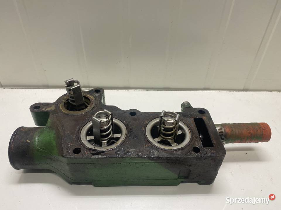 OBUDOWA TERMOSTATU JOHN DEERE 7750 DZ128530 Kielce sprzedam