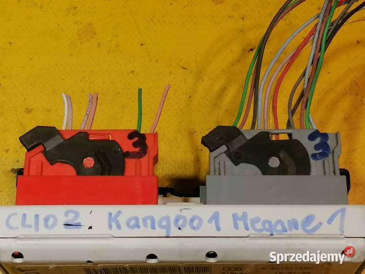 wtyczki do wyświetlacza 2 Renault Scenic 1 Układ elektryczny, zapłon łódzkie Piotrków Trybunalski