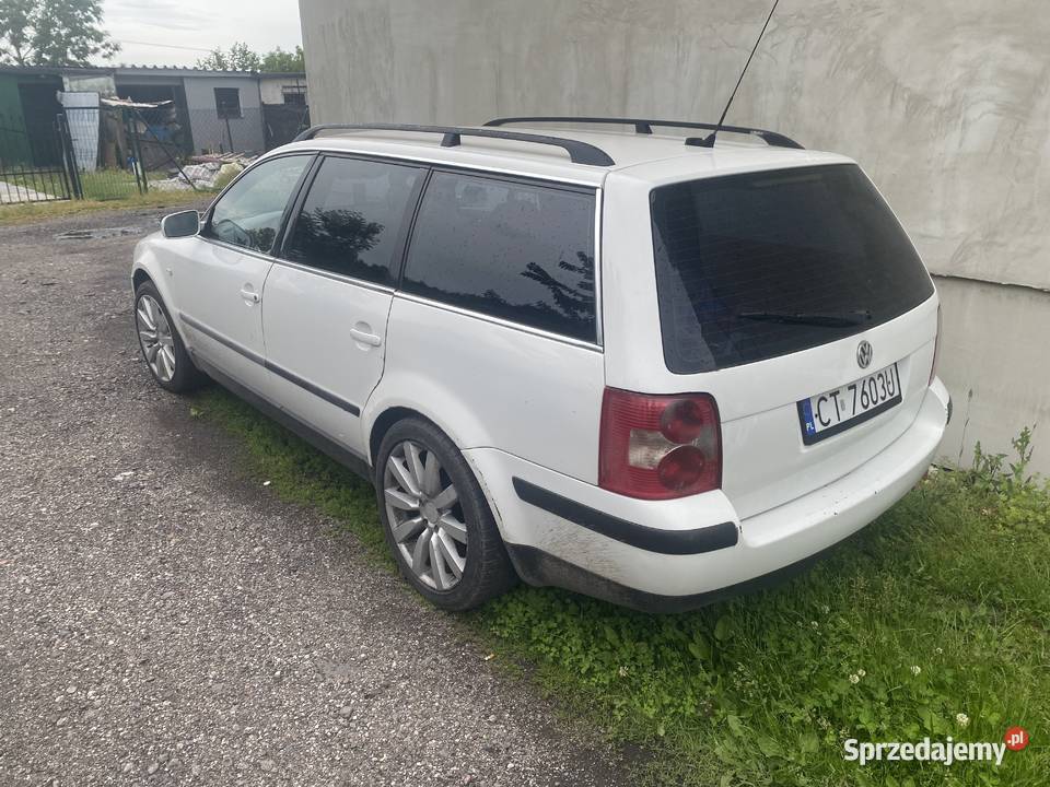 Passat b5 2002r polift 19d 135 6skrzynia Kowróz
