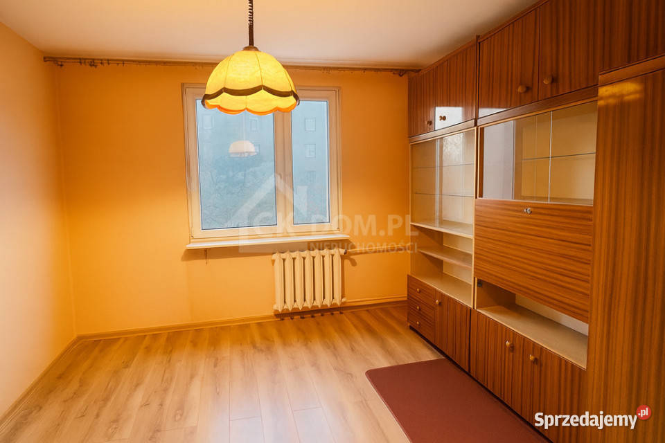 Mieszkanie 62m2 3 pokoje balkon Staszów okazja Liczba pokoi 3 Sprzedaż