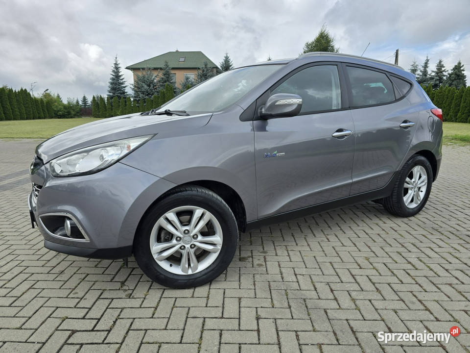 Hyundai ix35 16 Benzyna SkórySerwisKlimatronic 2 kurtyny powietrzne Samochody osobowe Kutno