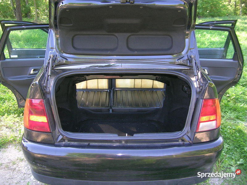 VW Polo Classic 14 benzyna r 2000 Sedan / Limuzyna Warszawa