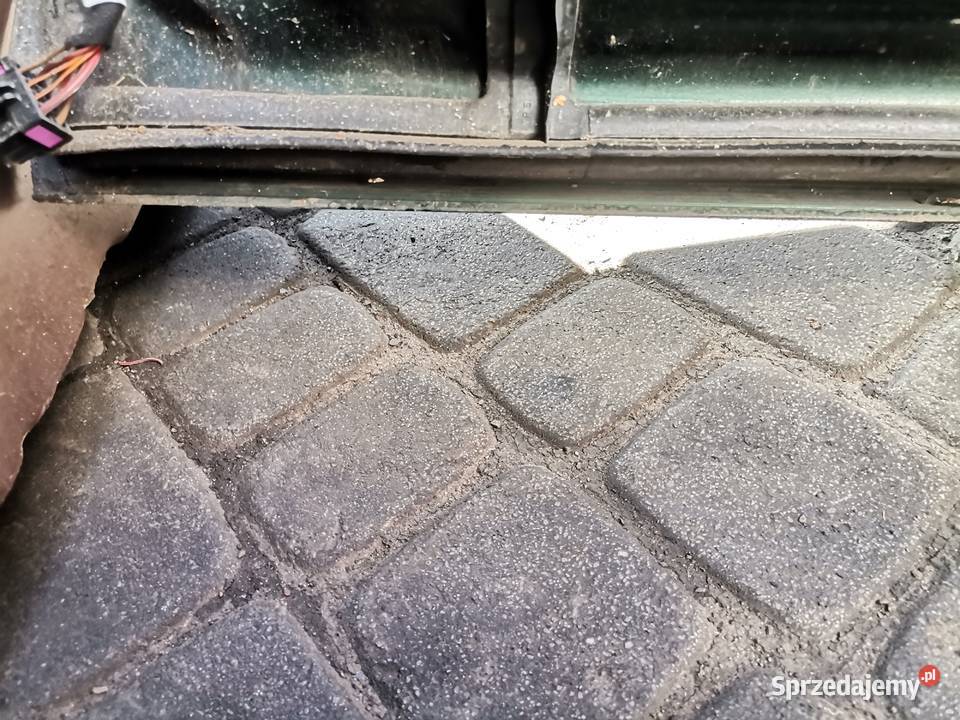 VW BORA DRZWI PRAWY PRZÓD LC6M