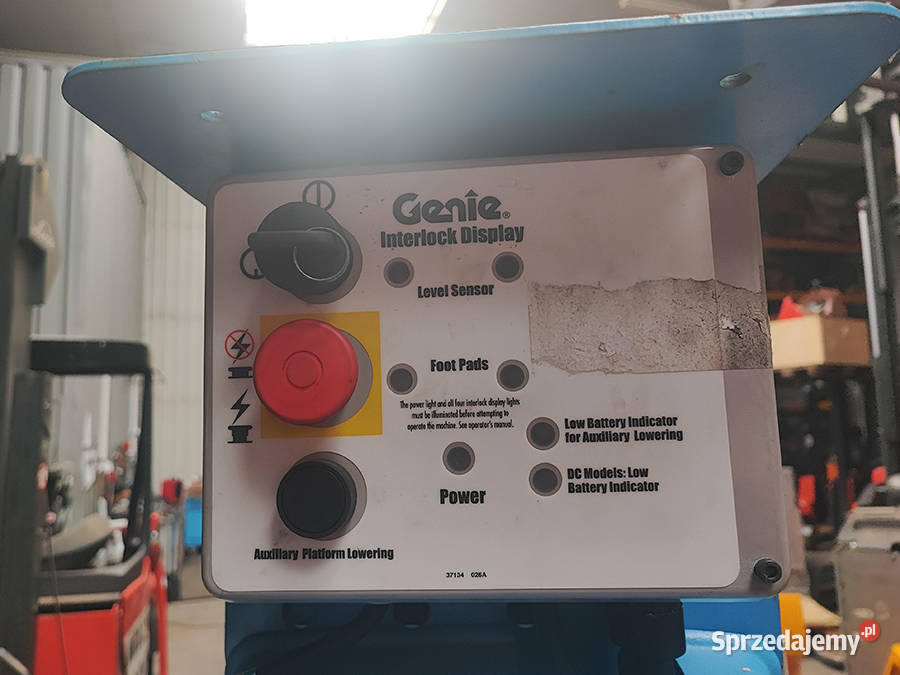 Przesuwny podnośnik osobowy Genie IWP25S pełny VAT Kęty