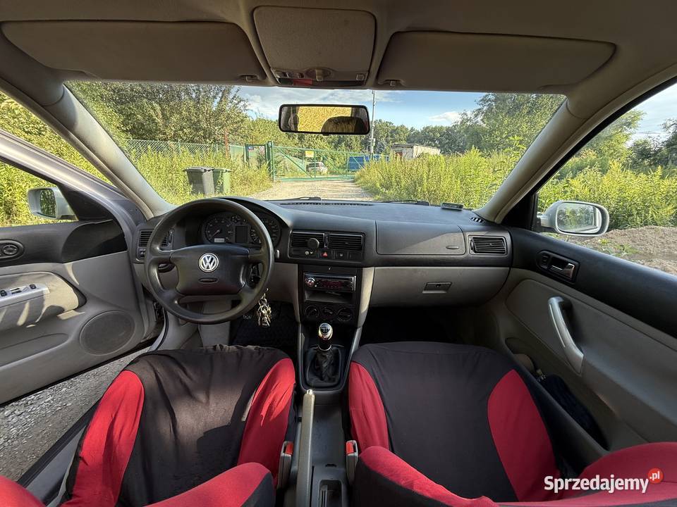 Volkswagen Golf IV 16 benzyna 1998 naprawach nieuszkodzony Wrocław
