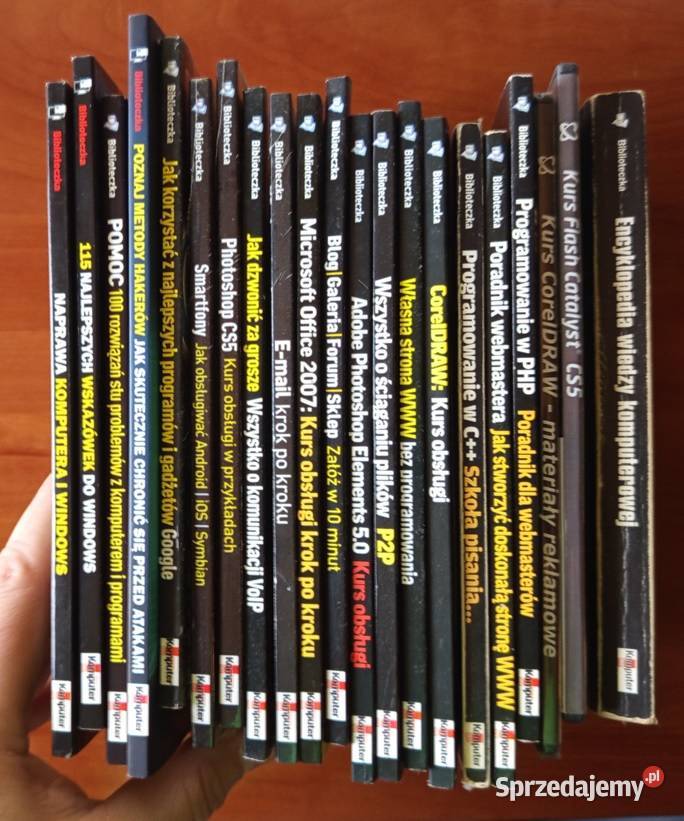 Biblioteczka Komputer świat Papierowa wersja w Rzeszów